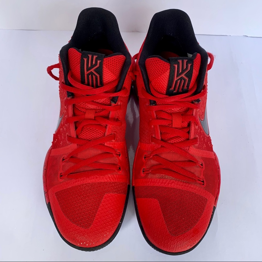 Kyrie 3 'Candy Apple' Sneaker - Picture 1 of 6